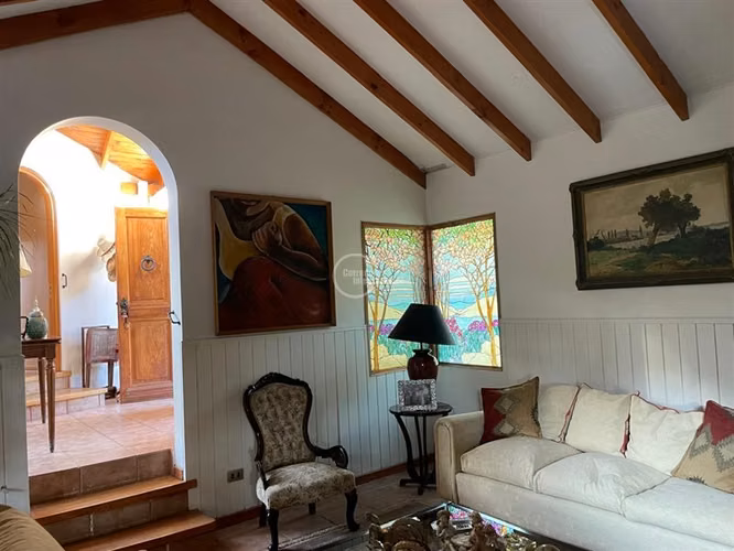 Casa desniveles 4D+3B, quincho,cabaña,piscina,156m2,terraza