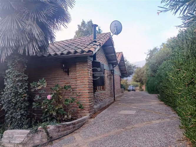 Casa desniveles 4D+3B, quincho,cabaña,piscina,156m2,terraza