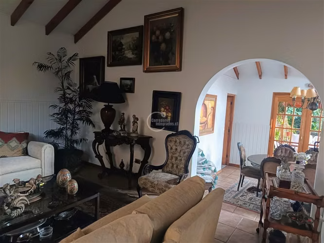 Casa desniveles 4D+3B, quincho,cabaña,piscina,156m2,terraza