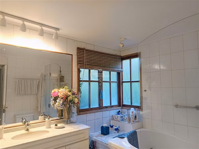 Casa desniveles 4D+3B, quincho,cabaña,piscina,156m2,terraza