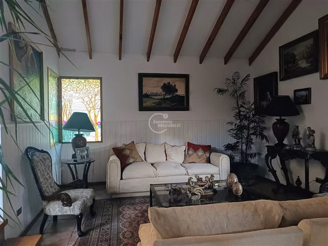 Casa desniveles 4D+3B, quincho,cabaña,piscina,156m2,terraza