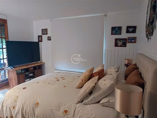 Casa desniveles 4D+3B, quincho,cabaña,piscina,156m2,terraza