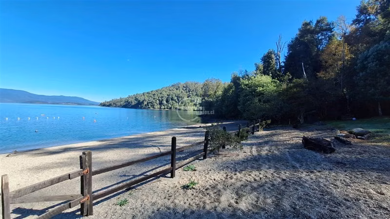 Panguipulli 6 dormitorios, serv, linda playa en sect. seguro