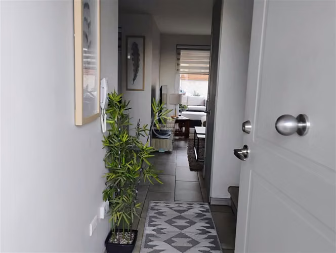 Casa en venta de 3 dorm. 2 baños en condominio en Lampa