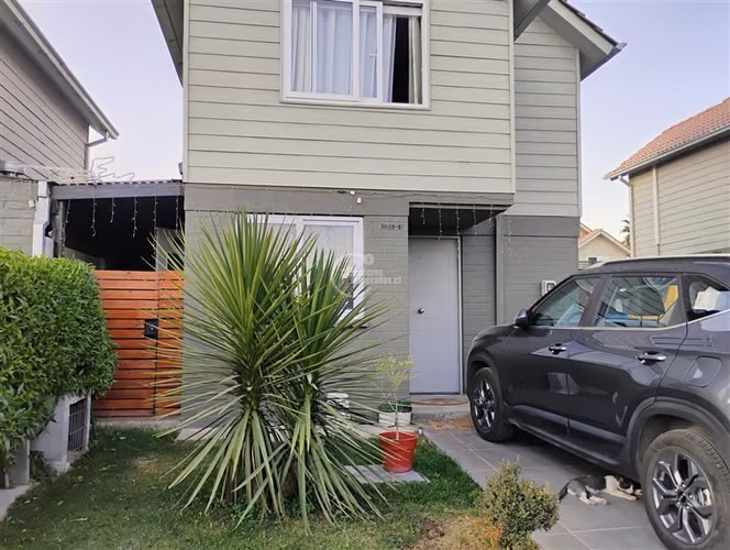 Casa en venta de 3 dorm. 2 baños en condominio en Lampa