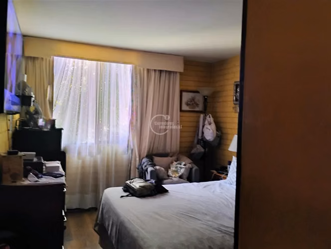Depto. en venta de 3 dorm.2 baños, Est y Bd en Las Condes tt