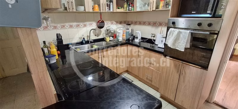 Oportunidad, Casa en venta de 4 dorm + quincho en P Varas