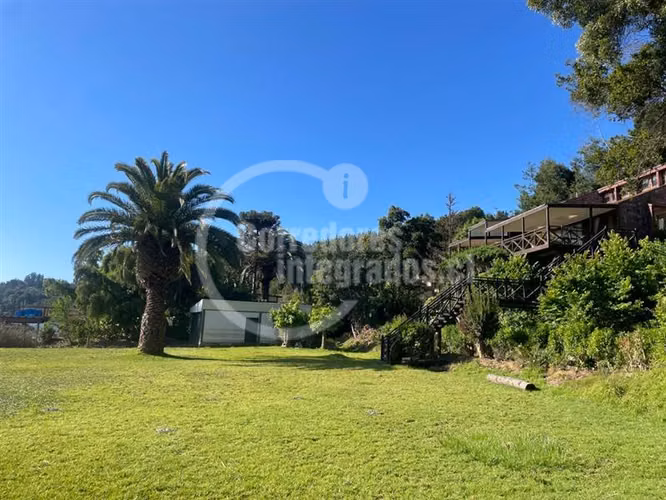 Casa Vichuquén venta de 5 dorm. serv. 60 mts playa FM