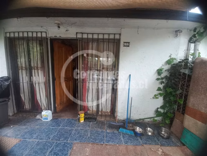 Casa en venta de 3 dorm. 1 baño Ñuñoa Metro Chile España TT