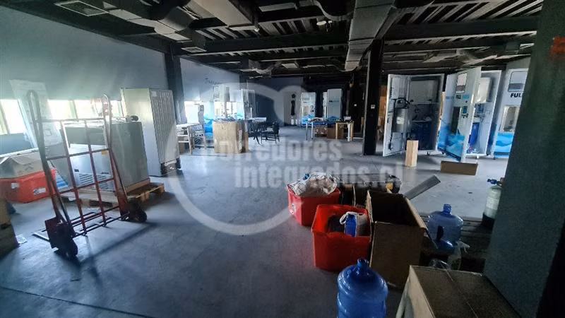Edificio corporativo pasos C.Empresarial,1460 m2, 18 estac