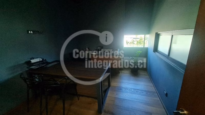 Edificio corporativo pasos C.Empresarial,1460 m2, 18 estac