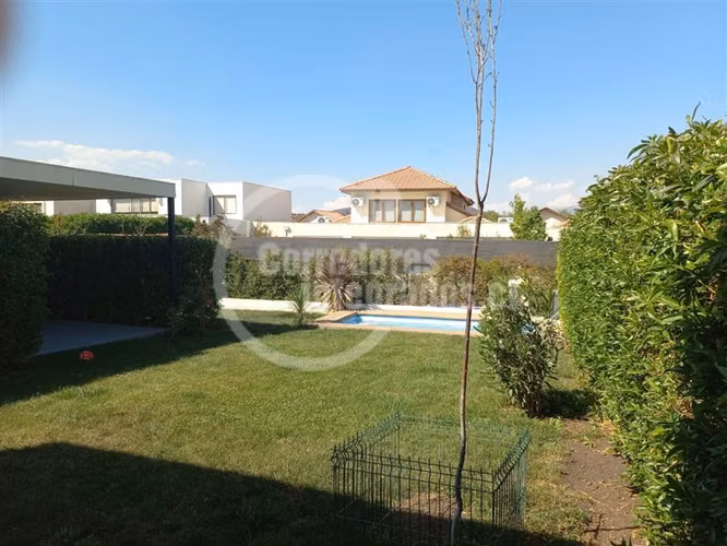 Casa venta de 3 dorm Colina, quincho condominio seguro, MLA