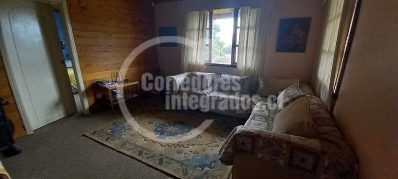 Linda y comoda casona en parcela cercana a Osorno, galpón