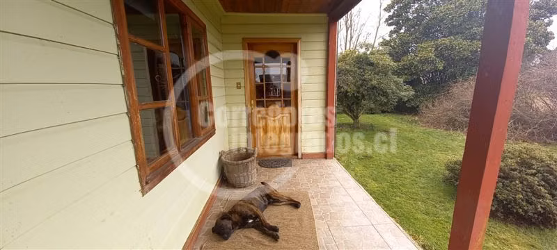 Linda y comoda casona en parcela cercana a Osorno, galpón
