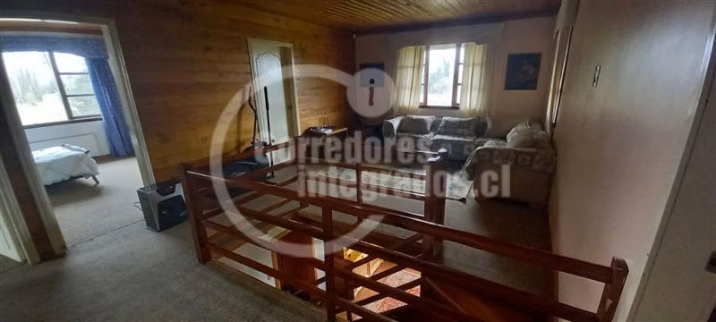Linda y comoda casona en parcela cercana a Osorno, galpón