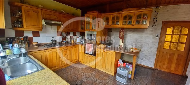 Linda y comoda casona en parcela cercana a Osorno, galpón