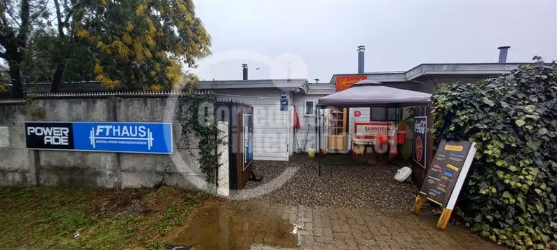 Casa gran ubicación locales comerciales Isla Teja Valdivia