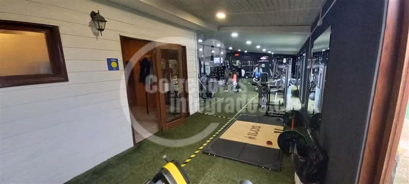 Venta Casa con Oficinas sector comercial Isla Teja Valdivia