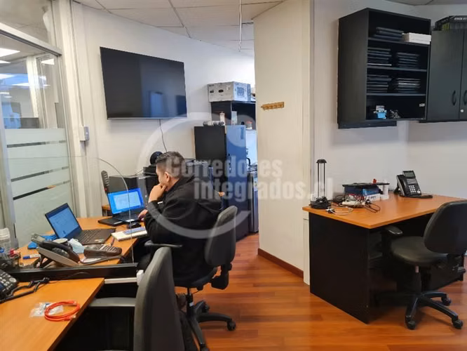Oficina arriendo Santiag, piso completo, amoblado y equipado