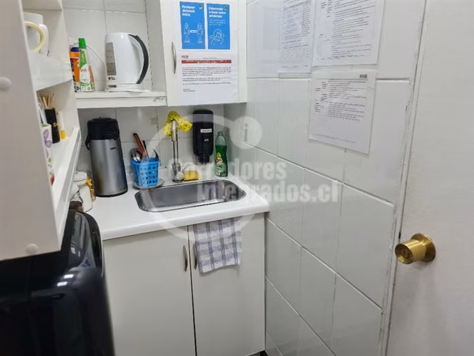 Oficina arriendo Santiag, piso completo, amoblado y equipado