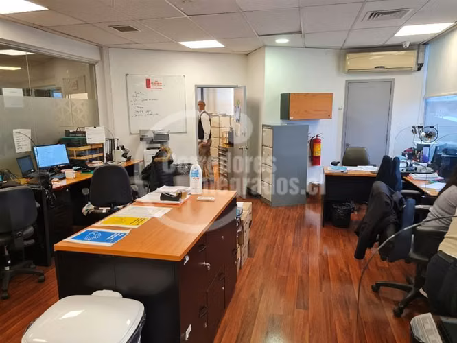 Oficina venta Santiago, piso completo, amoblado y equipado