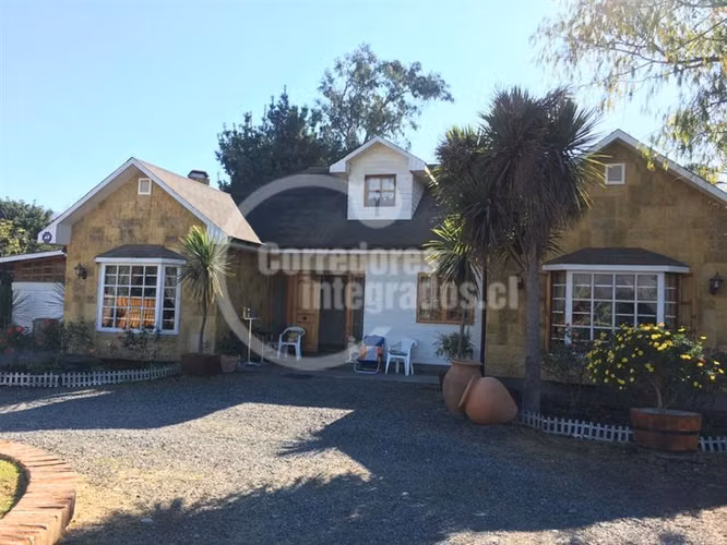 Parcela en venta en Isla de Maipo, con casa , y piscina