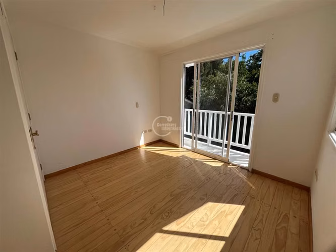 Casa en venta de 3 dorm. en Santo Domingo