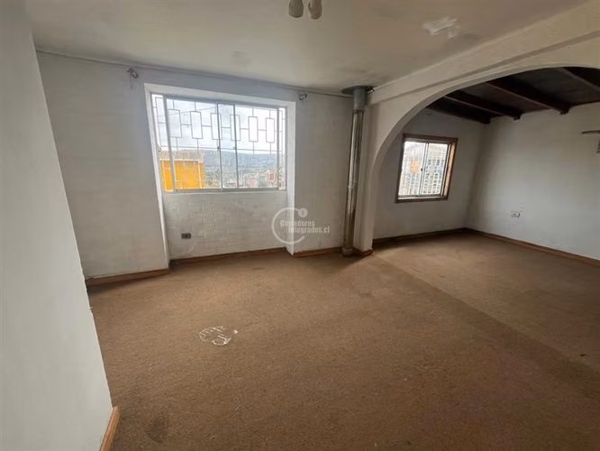 Casa en venta de 3 dorm. en Santo Domingo