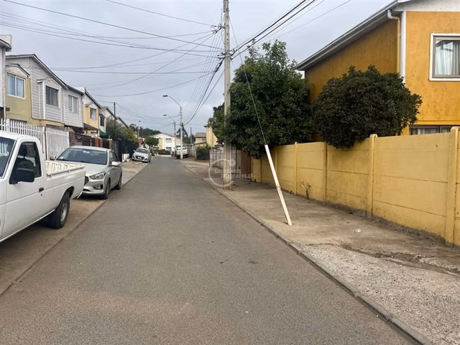Casa en venta de 3 dorm. en Santo Domingo