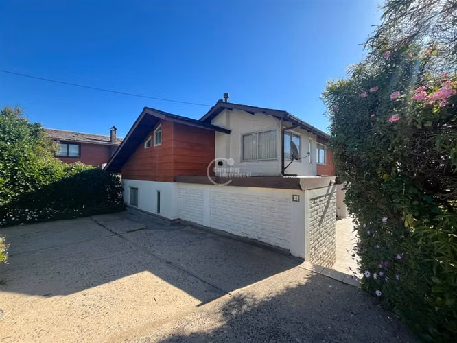 Casa en venta de 5 dorm. en Santo Domingo