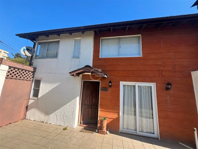 Casa en venta de 5 dorm. en Santo Domingo