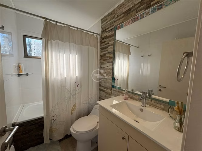 Casa en venta de 4 dorm. en Santo Domingo