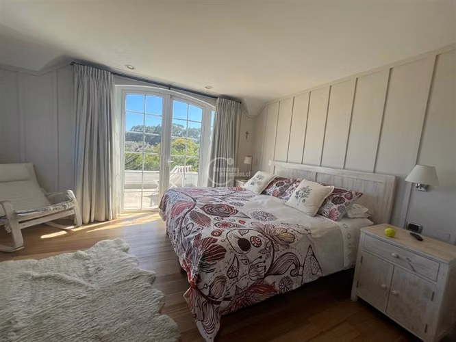 Casa en venta de 4 dorm. en Santo Domingo