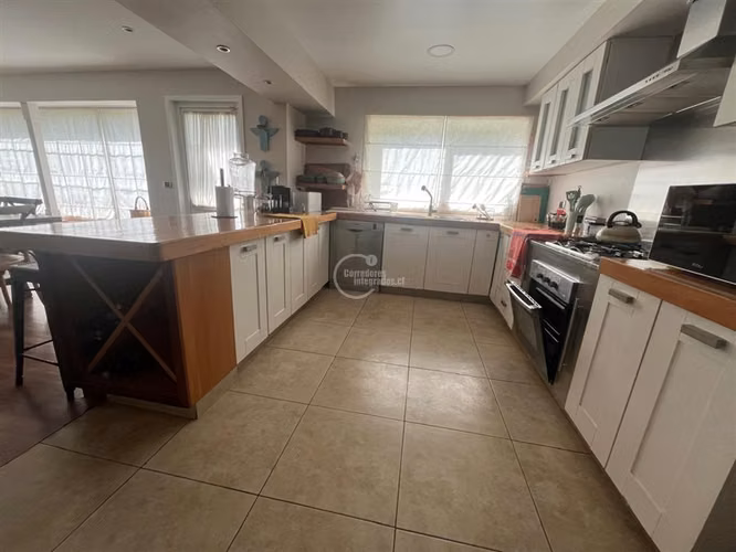 Casa en venta de 4 dorm. en Santo Domingo