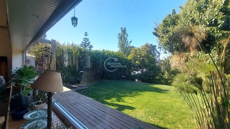 Casa en venta de 3 dormitorios un piso en Santo Domingo