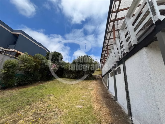 Casa en venta de 5 dorm. en Santo Domingo