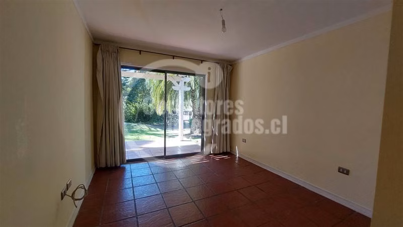 Excelente casa en venta de 5 dormitorios en Santo Domingo