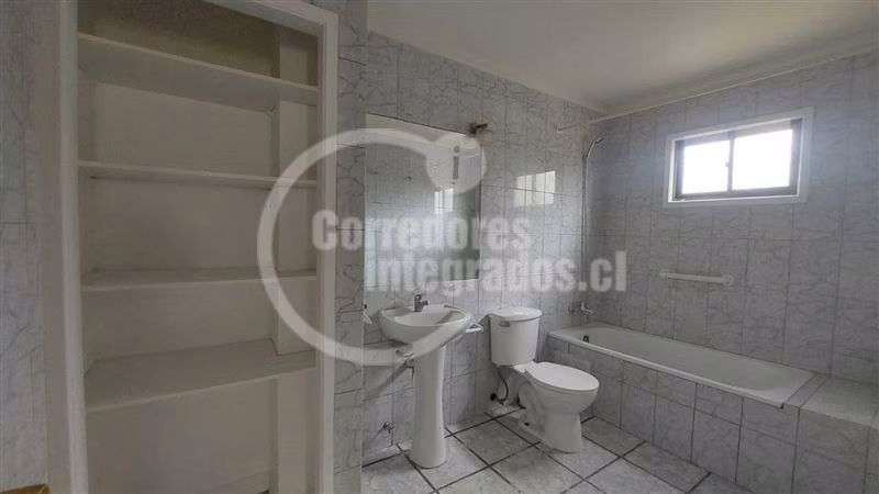 Excelente casa en venta de 5 dormitorios en Santo Domingo