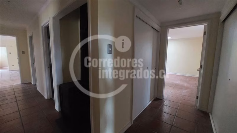 Excelente casa en venta de 5 dormitorios en Santo Domingo