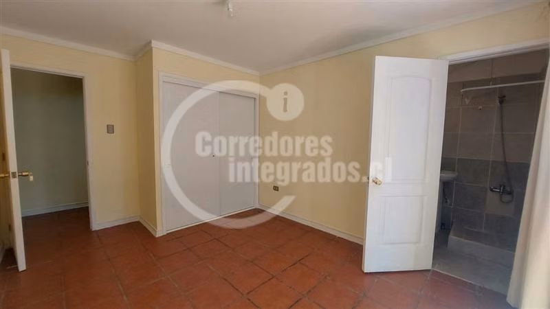Excelente casa en venta de 5 dormitorios en Santo Domingo