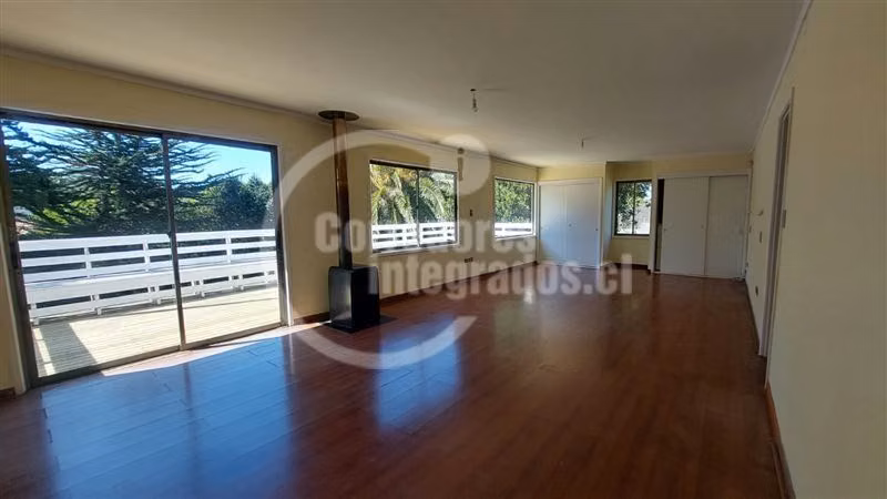 Excelente casa en venta de 5 dormitorios en Santo Domingo