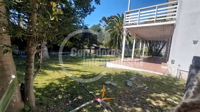 Excelente casa en venta de 5 dormitorios en Santo Domingo