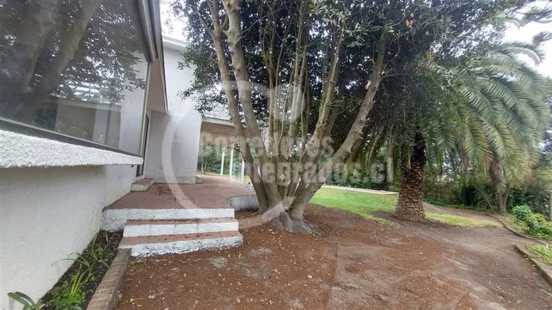 Excelente casa en venta de 5 dormitorios en Santo Domingo