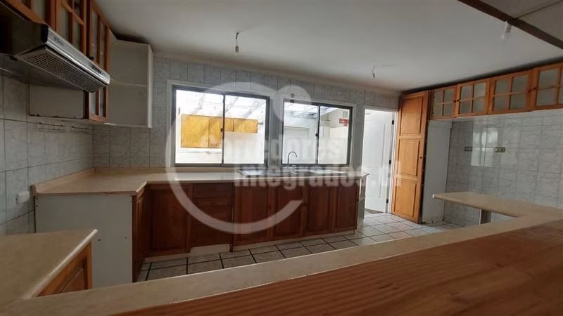 Excelente casa en venta de 5 dormitorios en Santo Domingo