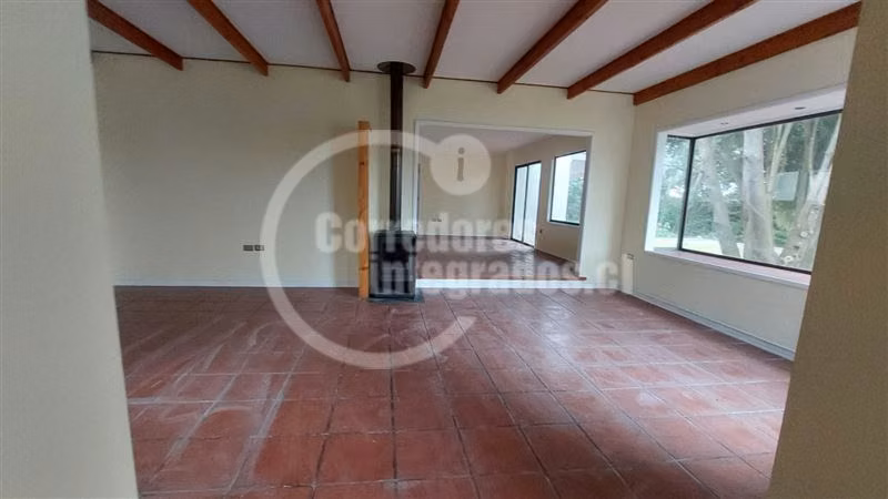 Excelente casa en venta de 5 dormitorios en Santo Domingo
