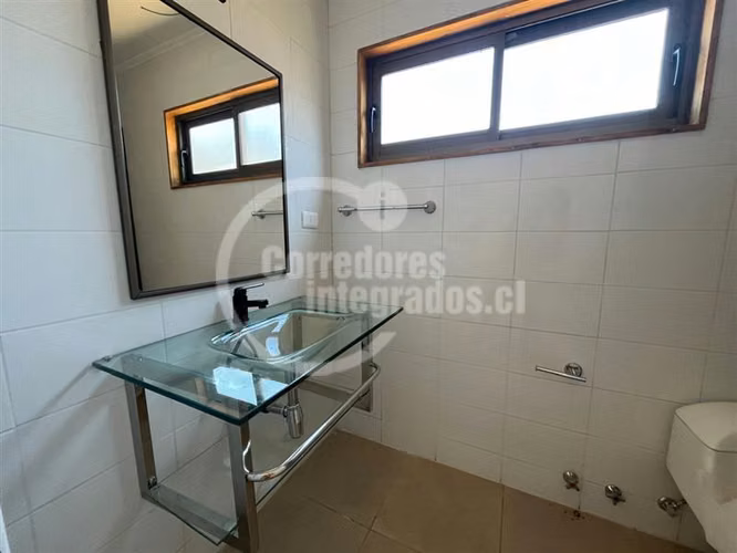 Casa en venta de 3 dorm. en Santo Domingo