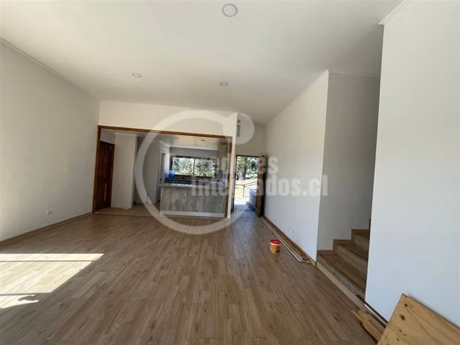 Casa en venta de 3 dorm. en Santo Domingo