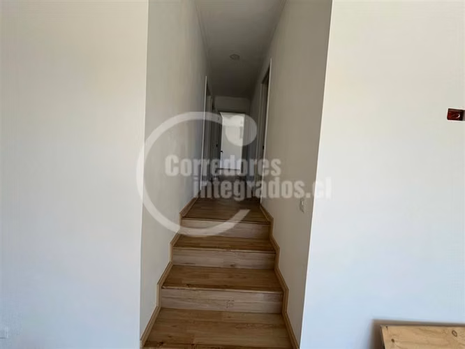 Casa en venta de 3 dorm. en Santo Domingo