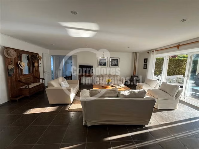 Casa en venta de 5 dorm. en Santo Domingo