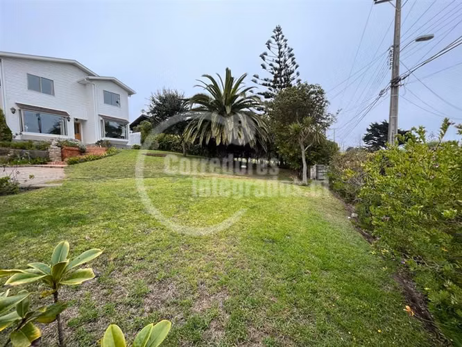 Casa en venta de 6 dorm. en Santo Domingo